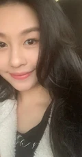邱淑贞大女儿沈月微博晒自拍，小女已经长大神似邱淑贞当年