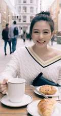 邱淑贞大女儿沈月微博晒自拍，小女已经长大神似邱淑贞当年