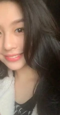 邱淑贞大女儿沈月微博晒自拍，小女已经长大神似邱淑贞当年