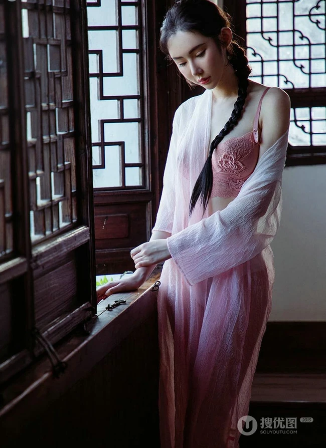 古装女生姚梦琪复古风庭园院落深闺室内唯美写真图片