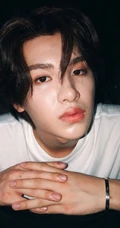内地歌手组合NINE PERCENT成员黄明昊（Justin）自拍照片