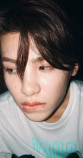 内地歌手组合NINE PERCENT成员黄明昊（Justin）自拍照片