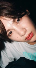 内地歌手组合NINE PERCENT成员黄明昊（Justin）自拍照片