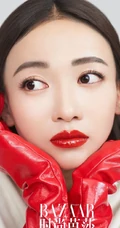 吴谨言时尚温婉杂志写真图片，尝试&ldquo;锦鲤色口红&rdquo;感觉焕然一新
