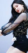 李承利Nancy McDonie好看牛仔裤，短裙等写真生活照图片集