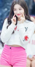 李承利Nancy McDonie好看牛仔裤，短裙等写真生活照图片集