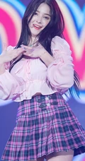 李承利Nancy McDonie好看牛仔裤，短裙等写真生活照图片集