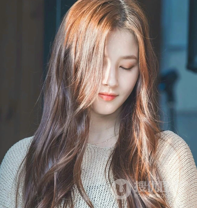 李承利Nancy McDonie好看牛仔裤，短裙等写真生活照图片集
