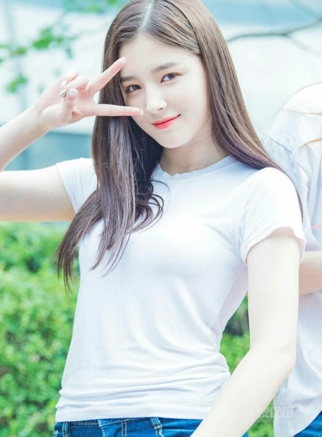 李承利Nancy McDonie好看牛仔裤，短裙等写真生活照图片集