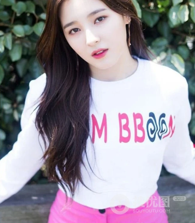 李承利Nancy McDonie好看牛仔裤，短裙等写真生活照图片集