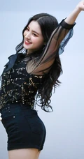 李承利Nancy McDonie好看牛仔裤，短裙等写真生活照图片集