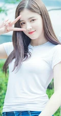 李承利Nancy McDonie好看牛仔裤，短裙等写真生活照图片集