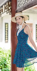 肩带连衣裙女生仓井优香头戴草帽逛公园及街拍写真图片