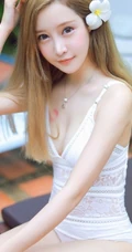 精选长发少女气质紧身肩带泳装家居服高清写真图片