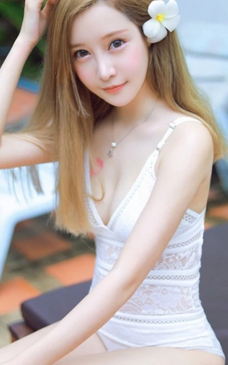 精选长发少女气质紧身肩带泳装家居服高清写真图片