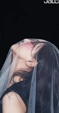 郑爽暗黑风格杂志写真图片，造型服饰妆容多变夸张很非主流