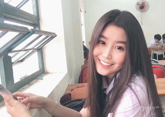 越南学生妹子Vo Ngoc Tran可爱动人气质生活照片图集