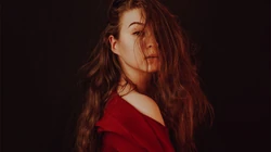 欧洲美女桌面壁纸图片，感受欧洲各种美女美艳性感瞬间