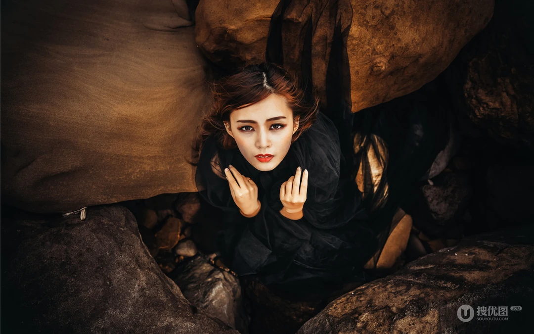 欧洲美女桌面壁纸图片，感受欧洲各种美女美艳性感瞬间