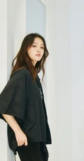 林允时尚潮流穿着逛商场挑鞋服美图照片
