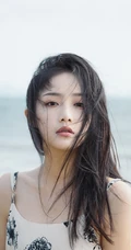 女生吴佳怡清新海边写真图片