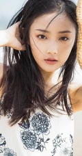 女生吴佳怡清新海边写真图片