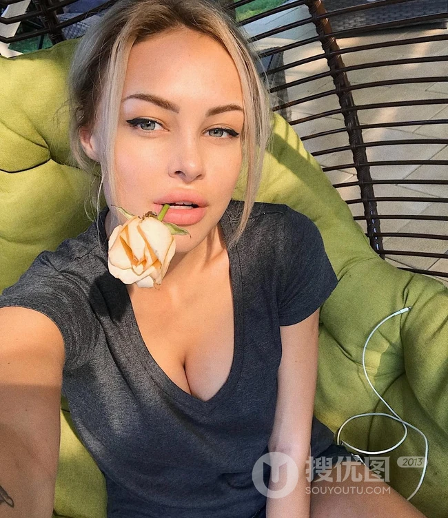 俄罗斯女生Марта写真生活照图集，颜值高且身材亮眼