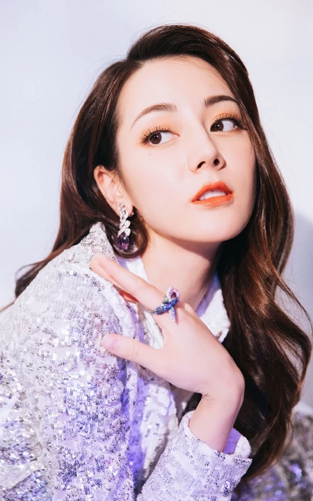 迪丽热巴最美黑白配优雅唯美写真图片