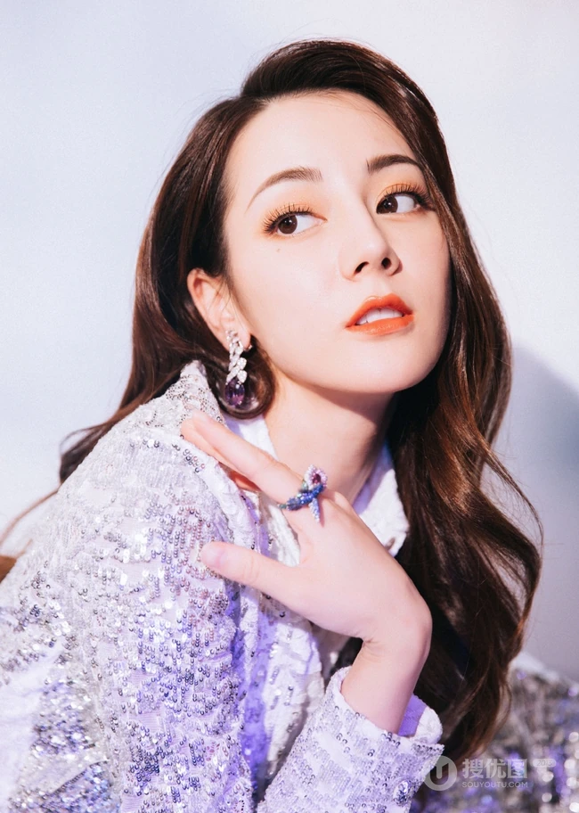 迪丽热巴最美黑白配优雅唯美写真图片