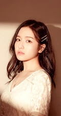 李兰迪&ldquo;光与影&rdquo;唯美连衣裙高清室内写真图片