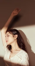 李兰迪&ldquo;光与影&rdquo;唯美连衣裙高清室内写真图片