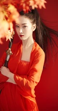 女生宣璐鲜艳红色古装打扮枫叶树下论剑写真美图