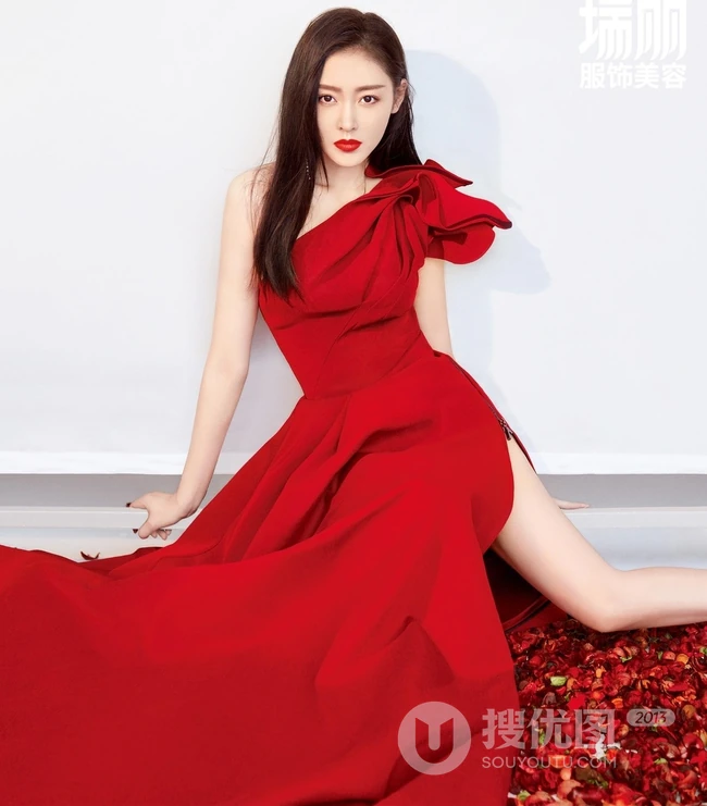 张天爱最燃中国红主题魅力写真，红衣红唇时尚气质