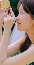 金莎清新印花绿裙户外郊游甜美怡人写真图片