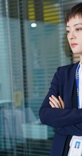 孙俪个人剧照，电视剧《卖房子的人》孙俪干练短发剧照图集