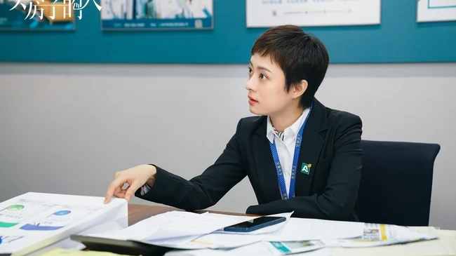 孙俪个人剧照，电视剧《卖房子的人》孙俪干练短发剧照图集
