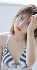 斑马纹肩带家居服牛仔短裤女生气质室内写真图片