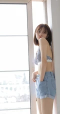斑马纹肩带家居服牛仔短裤女生气质室内写真图片