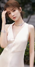 短发美女乔欣性感连衣裙写真手机壁纸图片