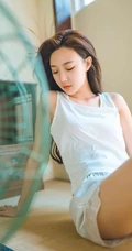 黑白电视，风扇，凉席 背心短裤少女复古风格清新写真