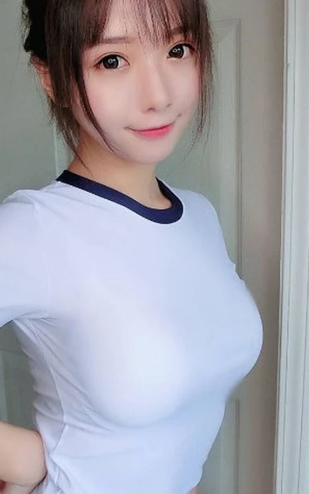 匀称气质台湾妹子borusushi紧身运动装短裤自拍照片