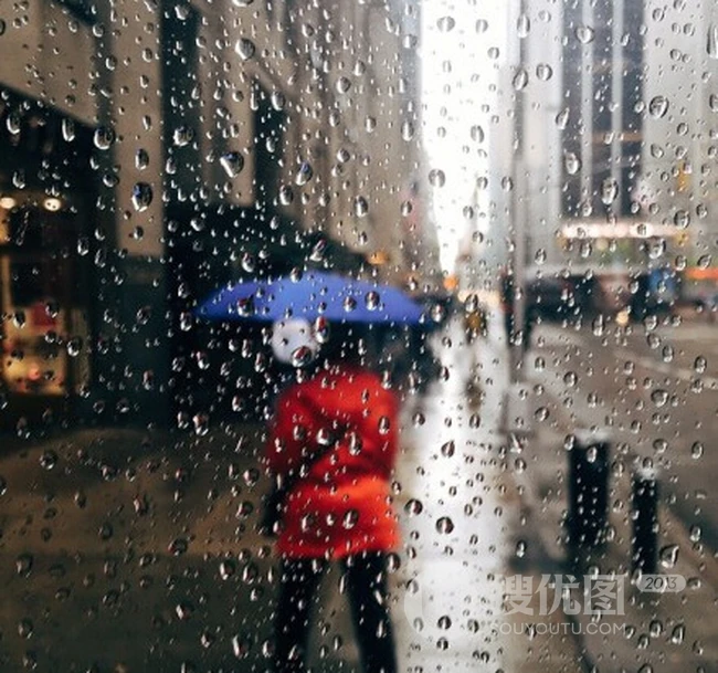 唯美雨景，带着水滴的镜头下城市人物和街景图片 第3张