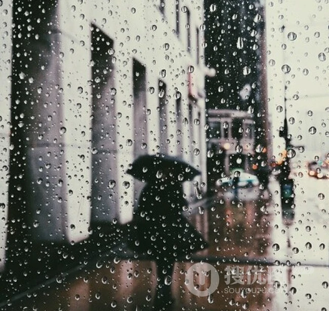 唯美雨景，带着水滴的镜头下城市人物和街景图片 第2张