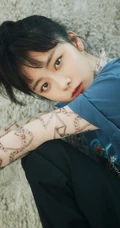 谭松韵微博晒少女感满满清爽秋装写真图片