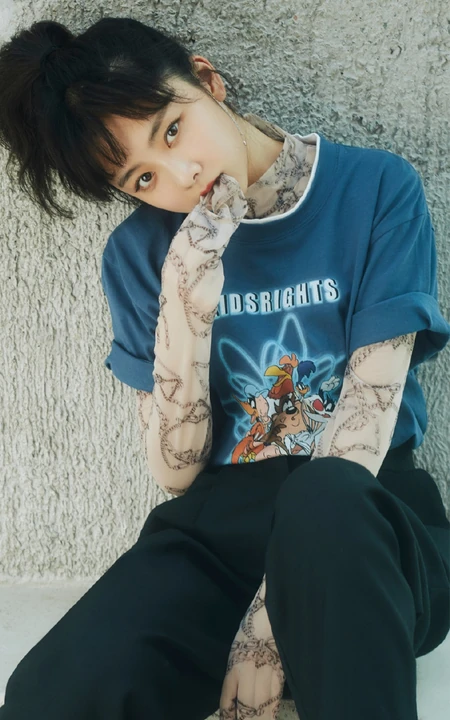 谭松韵微博晒少女感满满清爽秋装写真图片