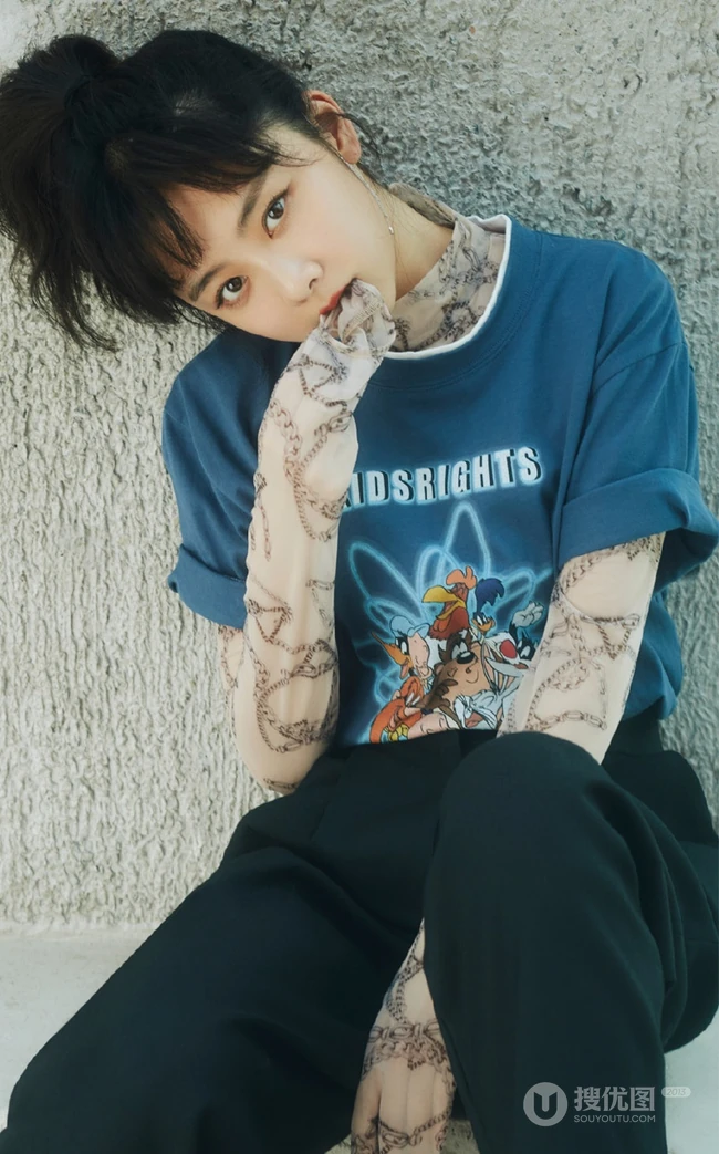谭松韵微博晒少女感满满清爽秋装写真图片