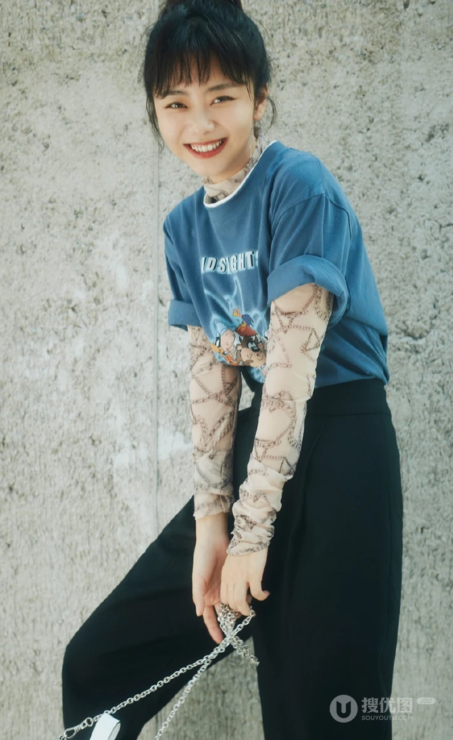 谭松韵微博晒少女感满满清爽秋装写真图片
