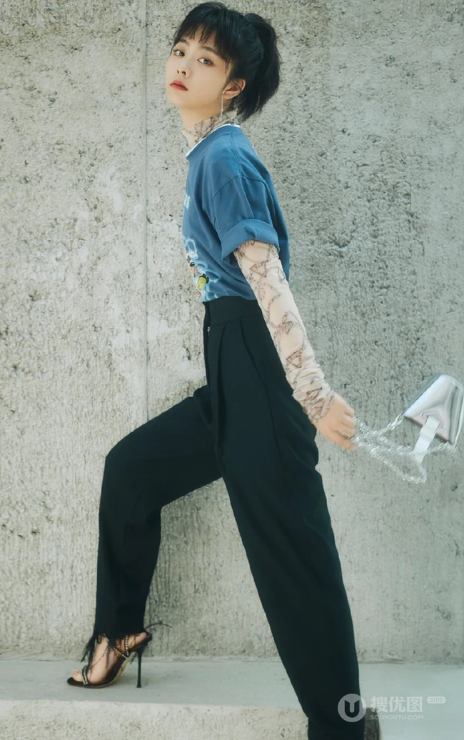 谭松韵微博晒少女感满满清爽秋装写真图片