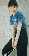 谭松韵微博晒少女感满满清爽秋装写真图片