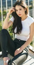 胸大匀称精选韩国女生Candy.Seul紧身牛仔裤街拍写真图片